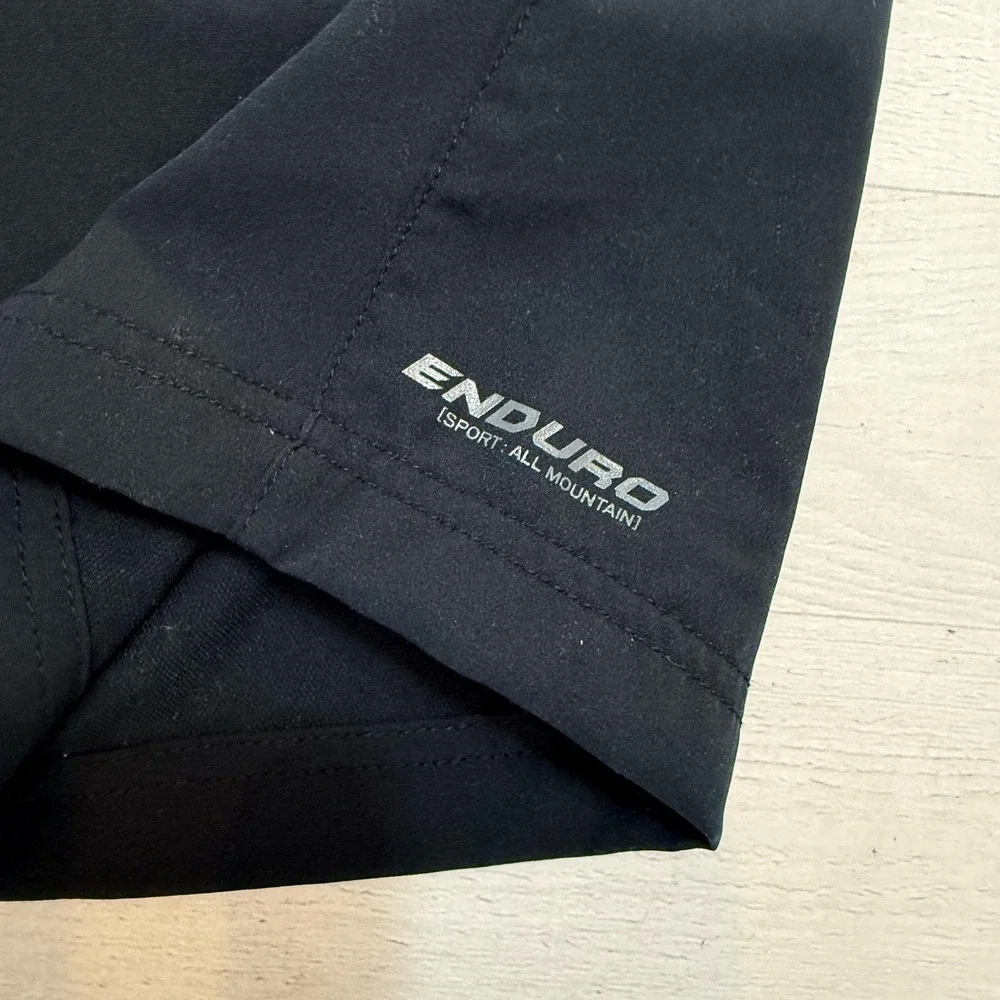 Specialized kids black shorts youth large‎